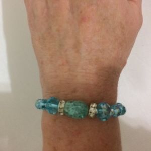 Women's Blue Cracked Quartz Stretch Bracelet